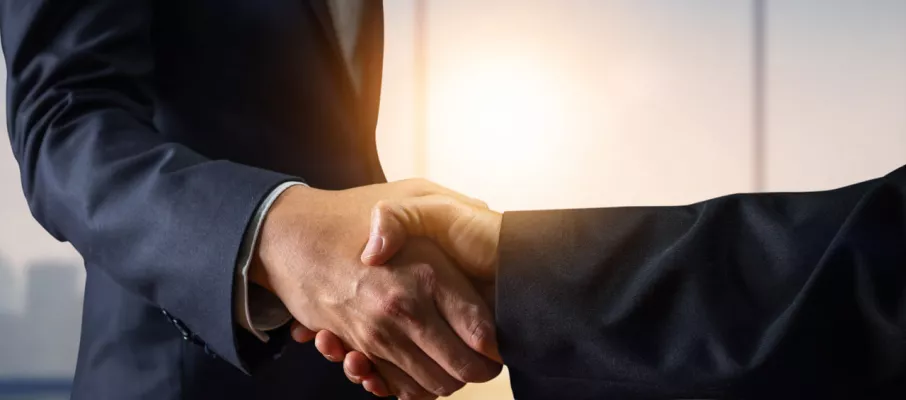 Referral program reprezentuje osvědčený způsob, jak získat zaměstnance, když je pracovní síly na trhu nedostatek Referral program reprezentuje osvědčený způsob, jak získat zaměstnance, když je pracovní síly na trhu nedostatek