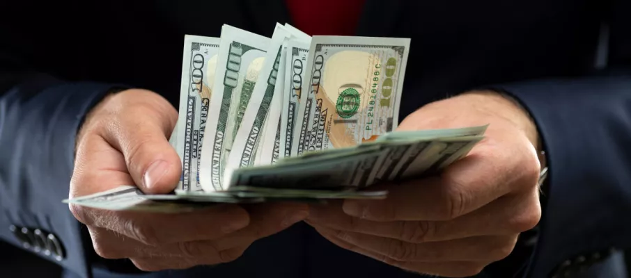 Aktuální situace s platem na trhu práce v Česku Aktuální situace s platem na trhu práce v Česku