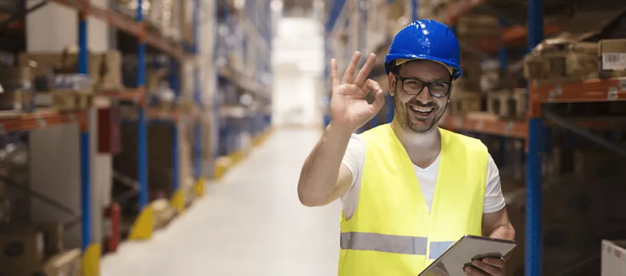 Skladník, náplň jeho práce a chytrý sklad 21. století Skladník, náplň jeho práce a chytrý sklad 21. století