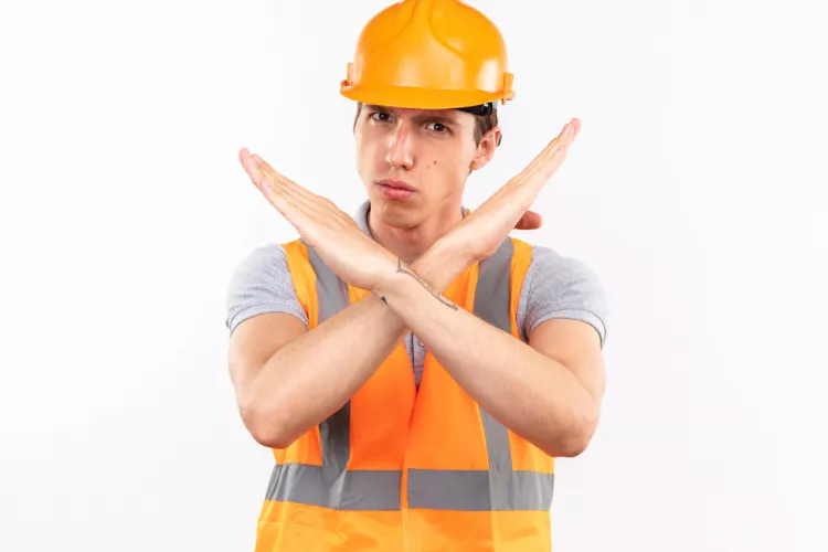 Soumrak nad mladými brigádníky? Za špatnou situací stojí inflace i nezájem