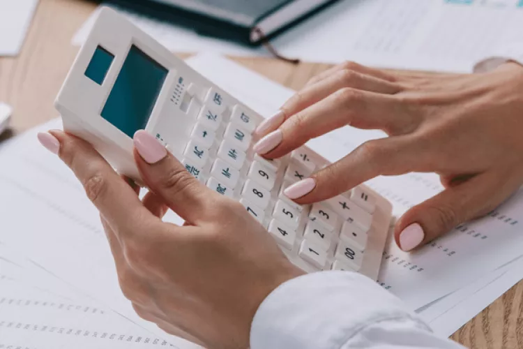 Mzda, stanovení mzdy, přesčasy, výplata