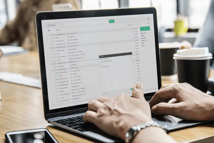 Psaní obchodních e-mailů