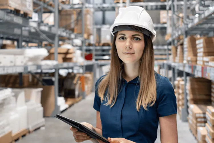 České podniky čím dál více spoléhají na cizince. Vede je k tomu kvalita zahraničních pracovníků nebo bezvýchodná situace na domácím trhu práce? 