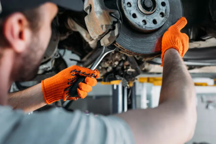 Manipulační dělník. Práce v České republice, Dobrovice 