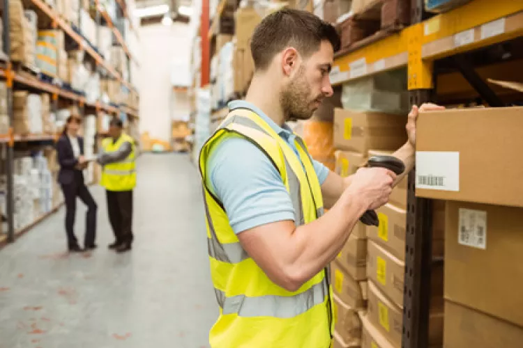 Skladník/picker. Dlouhodobé zaměstnaní. Práce na Slovensku, Senec (30 km od Bratislavy)