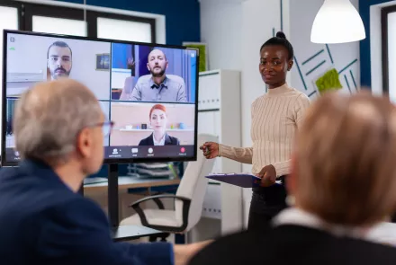 Správa vzdálených zaměstnanců: jak zajistit účinnou práci na dálku Správa vzdálených zaměstnanců: jak zajistit účinnou práci na dálku