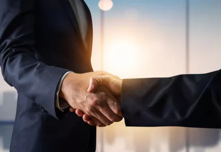 Referral program reprezentuje osvědčený způsob, jak získat zaměstnance, když je pracovní síly na trhu nedostatek Referral program reprezentuje osvědčený způsob, jak získat zaměstnance, když je pracovní síly na trhu nedostatek