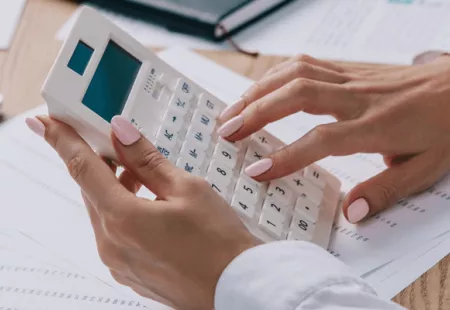 Mzda, stanovení mzdy, přesčasy, výplata