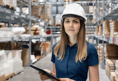 České podniky čím dál více spoléhají na cizince. Vede je k tomu kvalita zahraničních pracovníků nebo bezvýchodná situace na domácím trhu práce? 