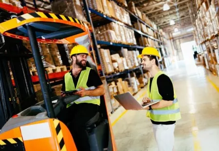 Skladník s VZV. Práce v Dobřanech, 12 km od Plzně Skladník s VZV. Práce v Dobřanech, 12 km od Plzně