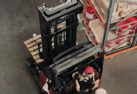 Řidič VZV retrák. Praha -západ. Pracovní vízum 