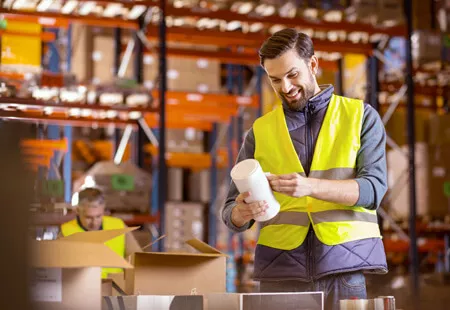 Pracovník internetového prodeje - vychystávač zboží, skladník. Práce v Praze Pracovník internetového prodeje - vychystávač zboží, skladník. Práce v Praze